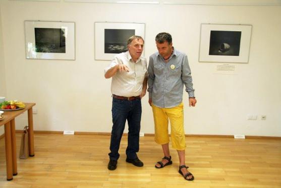 Na Pellyho Terase začala výstava fotografií Adolfa Hejny 