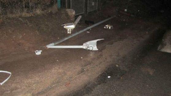 Osmnáctiletý mladík bez řidičského průkazu pod vlivem alkoholu boural v Broumově