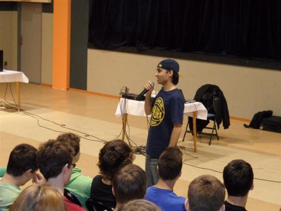 Radoslav Gipsy Banga nadchnul studenty broumovského gymnázia a Základní školy Hradební 