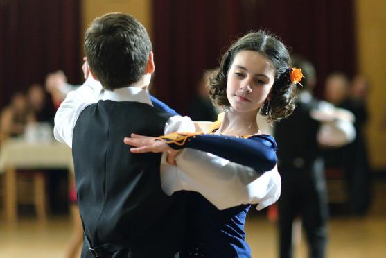 Lee Andrew Davison. Účinkoval ve filmu Šakalí léta, v muzikálu Hair a v sobotu na Plese podnikatelů 