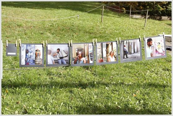 Putovní výstava fotografií Na kolíčku pokračuje v broumovském Klubu ROK 