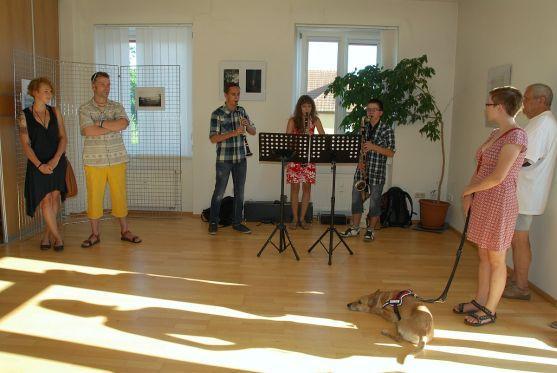 Své fotografie na terase polických Pellyho domů vystavuje Jana Pechlátová. Výstava má název Lykantropie 