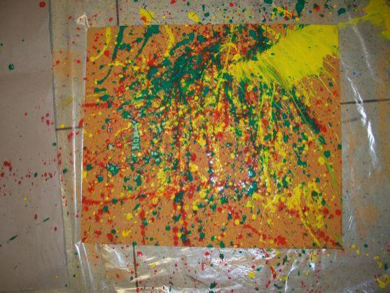 Ohlédnutí za Ateliérem Martiny Váňové věnovaném akční malbě 