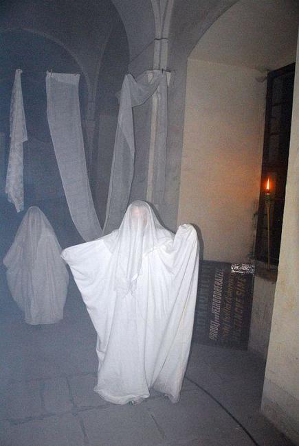 Polický klášter byl plný pohádkových a strašidelných postav 