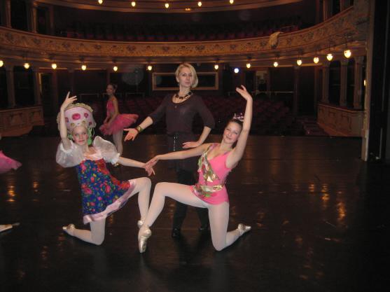 Broumovské baletky vystoupily na Mezinárodním galakoncertu baletních škol v Plzni 