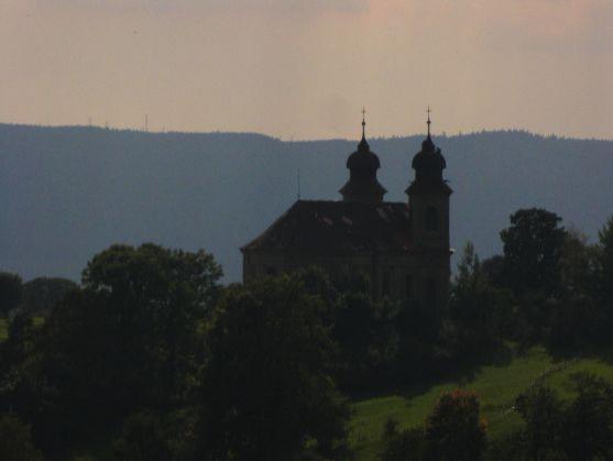 Kostely a kamenné kříže Broumovska očima Lucie Cepkové 
