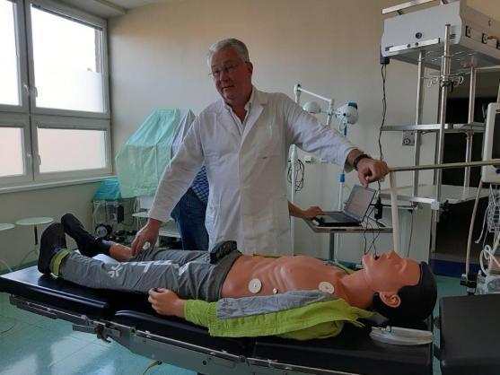 Nový trenažér k výuce lékařů ON Náchod s podporou Královéhradeckého kraje 