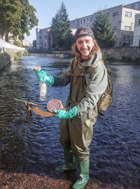 Každý uklidil čtvrt metráku