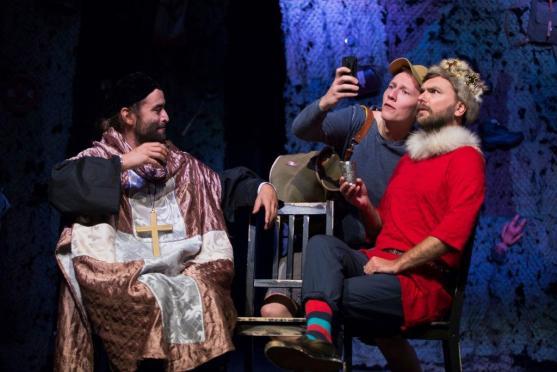 Originální divadelní inscenace HRA-NIC-e je opět na scéně. A bude křtít knihu…