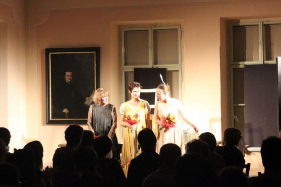 Letošní kulturní program v broumovském klášteře odstartoval představením Zahrada Jane Austenové