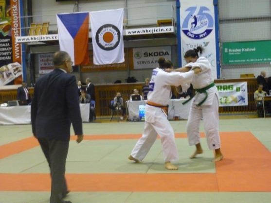 Turnaje v judu se v broumovské Sportovní hale na Spořilově zúčastnily téměř dvě stovky dětí