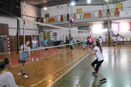 Začala sezóna "barevného" volejbalu. Jeden z turnajů se hrál i v Broumově