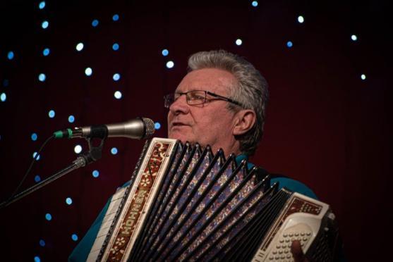 Veselá trojka potěšila zaplněný sál Střelnice