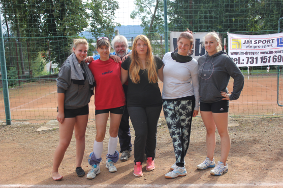 Mezinárodní volejbalový Memoriál Slávky Streubelové vyhrály hráčky z Nového Města nad Metují