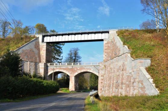 Ze Žacléře do Žacléře přes vyvřelý Královecký špičák