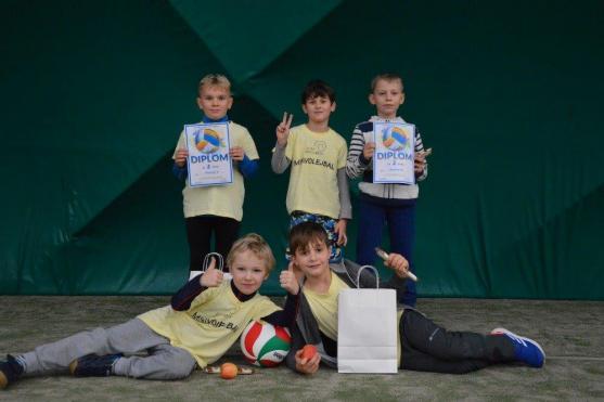 Víkend byl nabitý dětským volejbalem. Broumovské týmy na bedně!