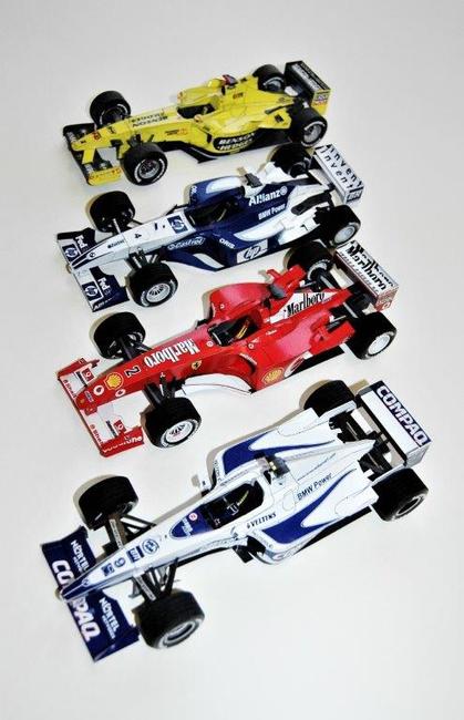 Muzeum papírových modelů představí víc jak 150 exponátů monopostů formule 1