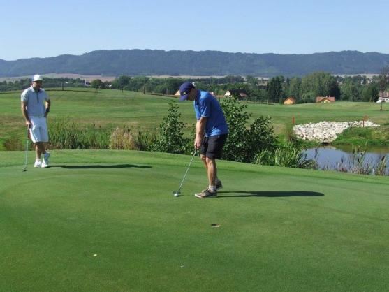 Knedlíky, otevřené dveře a spousta golfu uzavřely srpnové dění na Grosshofu