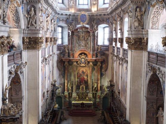 Archiváři z FF UHK zachraňují klášterní knihovnu v Broumově