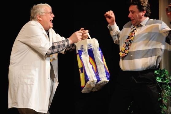 Bláznivou komedii z České Skalice hostilo broumovské divadlo