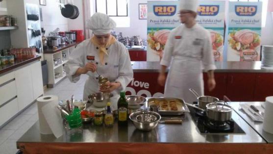 Denisa Burgetová z teplické hotelovky obsadila 3. místo na celostátní gastronomické soutěži Svačina roku s Rio Mare