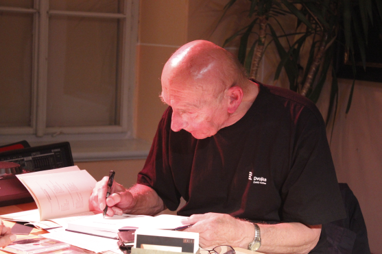 Jiří Černý přilákal do kláštera milovníky Leonarda Cohena 