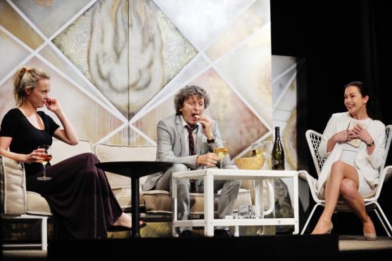 "Jako u nás doma!" Tak komentovali návštěvníci představení Tři verze života