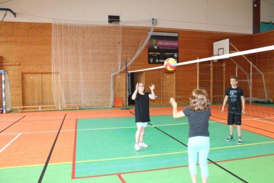 Broumovský volejbal si vychovává mladou generaci. Děti jsou však vedeny ke sportovní všestrannosti