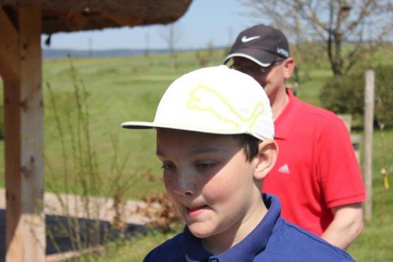 Při golfu se děti učí slušnému chování a gentlemanství. Velkým talentem, který vyrůstá v Broumově, je Matěj Špreňar