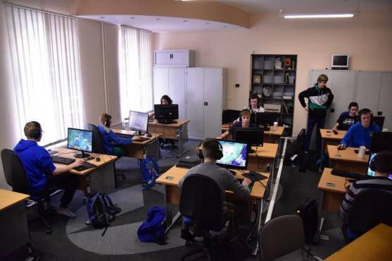 Hronovské Domino v březnu? Horolezecké závody a unikátní turnaj