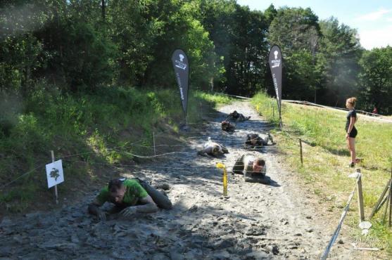 Broumovští boxeři se dřiny nebojí. Všichni úspěšně pokořili Gladiátor race v Holicích