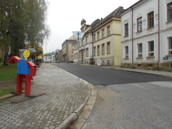 V Polici nad Metují otevřeli zrekonstruovanou Tyršovu ulici. Vrací se sem autobusový provoz 