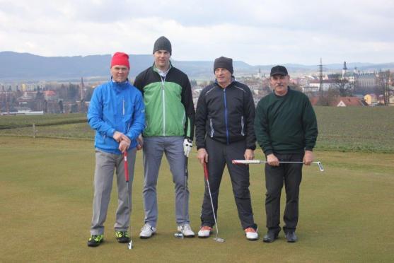 Chaloupka Cup 2016 zahájil sezónu na Grosshofu. Vyhráli otec a syn Berkovi