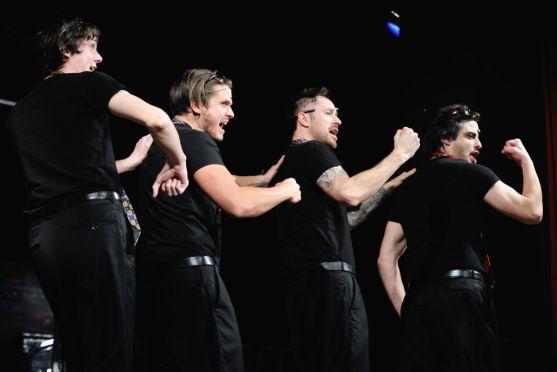 Krasavci Vyhazovači vyprodali broumovské divadlo čtrnáct dní před akcí