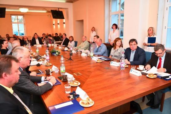 Ustavující zasedání Zastupitelstva Broumova bez překvapení. Starostou je Jaroslav Bitnar