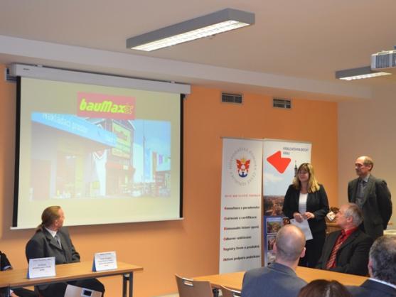 Veba převzala ocenění Firma škole 