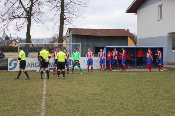 V Broumově padaly branky jen do domácí sítě