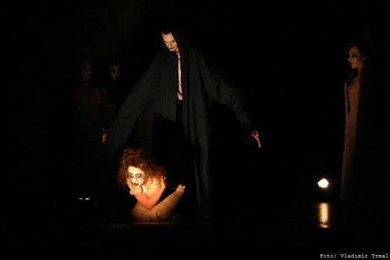 Hra Kytice v podání souboru Hlavy z Broumova dostala cenu za nejlepší představení přehlídky Voskovcova Sázava