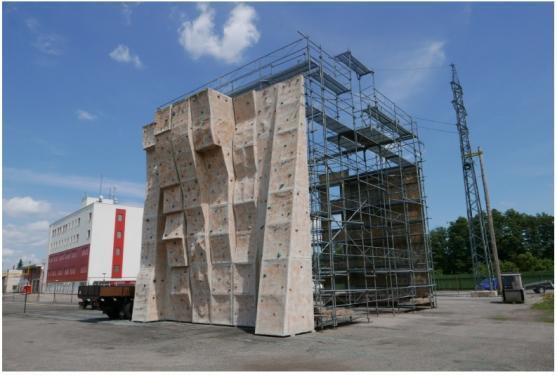 Základní kámen ve Velkém Poříčí je položen a unikátní lezecký polygon může začít růst