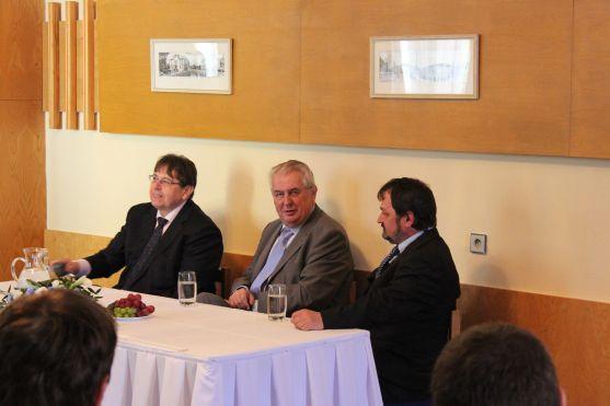 Do druhého kola prezidentských voleb postoupili Drahoš a Zeman. Voliči na Broumovsku měli podobný názor