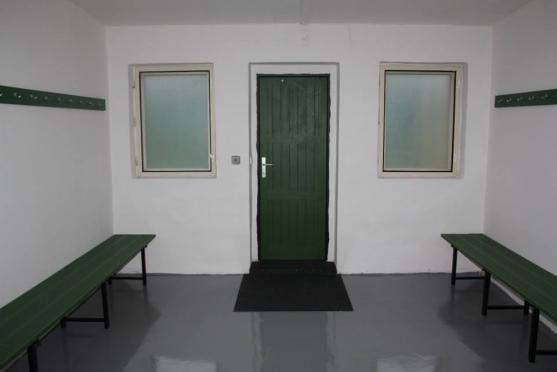 Víceúčelové sportoviště v Polici nad Metují má své zázemí