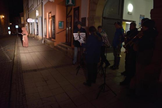 S Vánocemi se Broumov rozloučil tříkrálovým průvodem