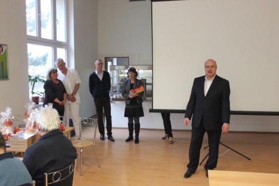 Vánoční besídka v Nemocnici Broumov spojená s vernisáží fotografií Libora Dadáka