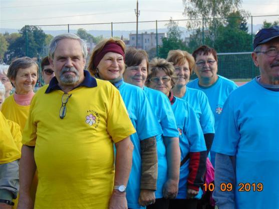 Senioři v Broumově si rádi hrají! První ročník sportovní olympiády jim rozproudil krev v žilách