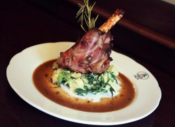 Slavnosti piva a klobás, Kubánský večer, Ivan Mládek… V Centru Walzel se pořád něco děje