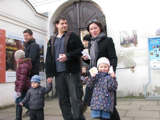 Děti hledaly v klášteře ztracená kuřátka