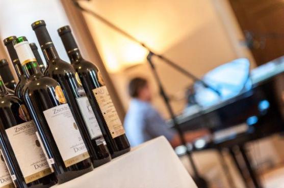 Aukce Dobročinného večera pro Broumovsko vynesla 320 tisíc korun