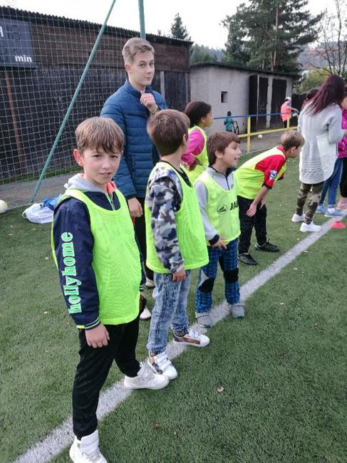 Dne dětských domovů s fotbalem v Náchodě se zúčastnily i broumovské děti