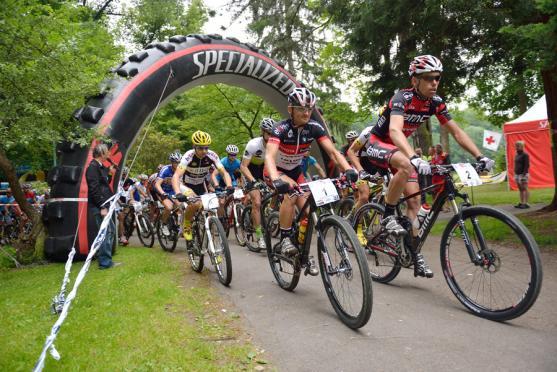 Do cíle cyklistického etapového závodu Specialized MTB Trilogy dorazilo 165 závodníků