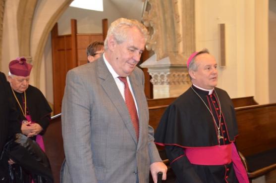 První den své návštěvy v kraji putoval prezident Miloš Zeman po Hradci Králové